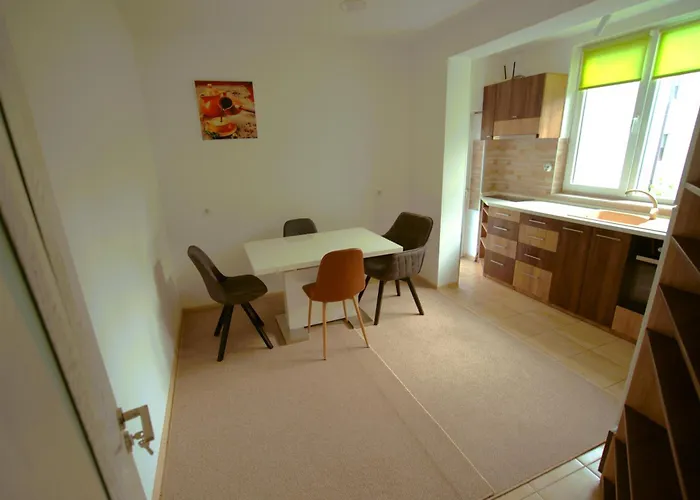 Emona 5 Floor 2 ブルガス