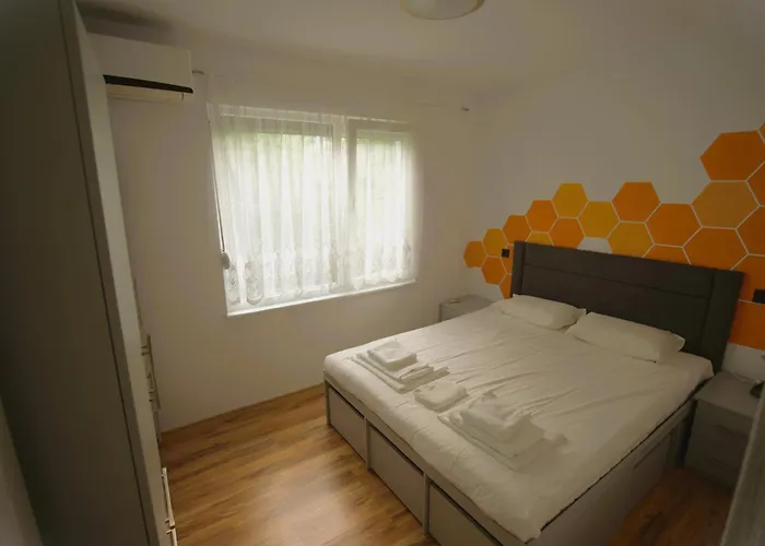 Emona 5 Floor 2 شقة