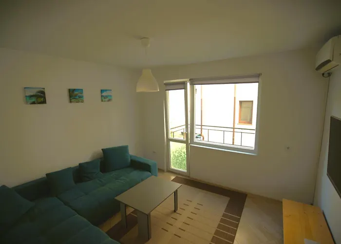 Emona 5 Floor 2 * بورغاس